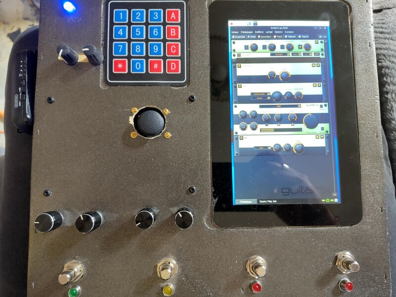 The Multieffect pedal running